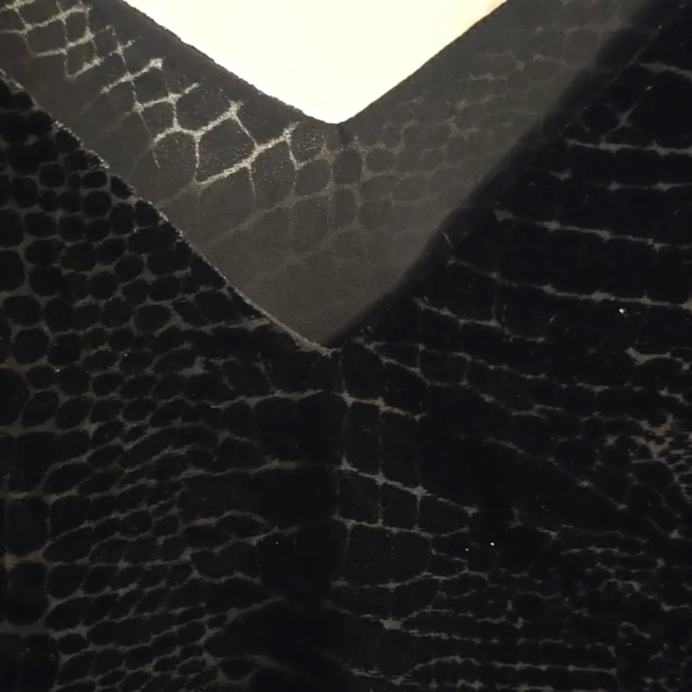 FRAME Cami Tank Top Women's Medium Black Straps Velvet Burnout Croc Witchy - Picture 8 of 11